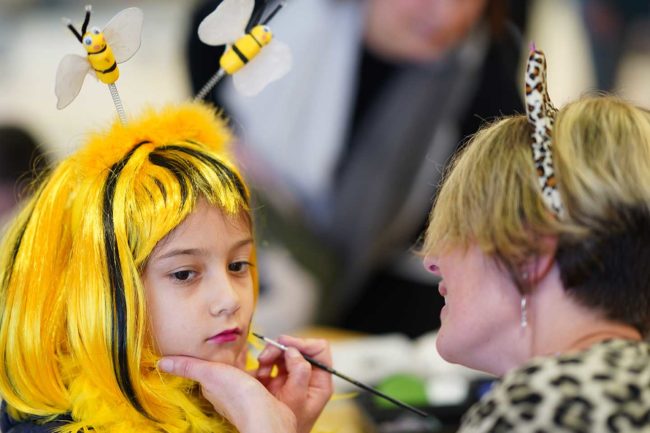 Fastnachtsschminken am 2. März 2019 im Äppelallee-Center Wiesbaden