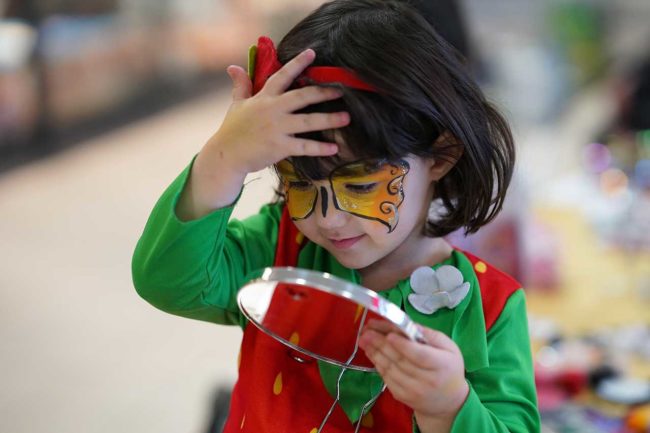 Fastnachtsschminken am 2. März 2019 im Äppelallee-Center Wiesbaden