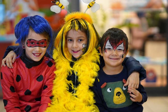 Fastnachtsschminken am 2. März 2019 im Äppelallee-Center Wiesbaden